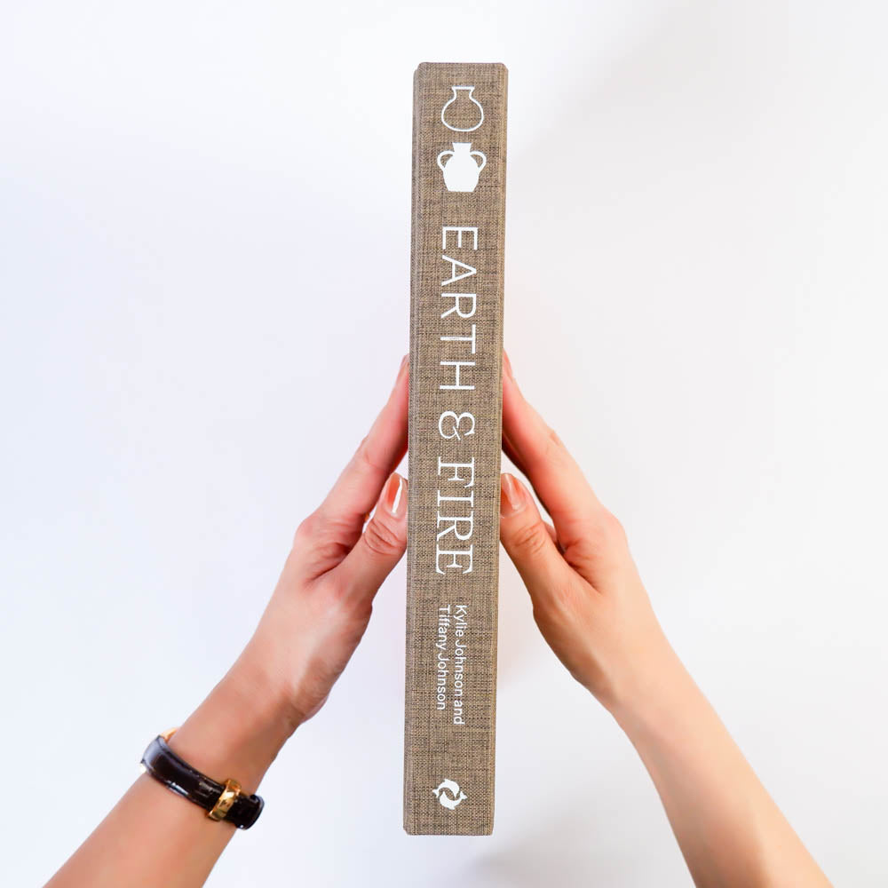 Earth & Fire. Modern potters, their tools, techniques and practices /anglais