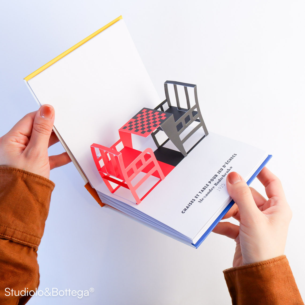 10 autres Chaises (10 More Chairs Pop Up Book) – Studiolo&Bottega